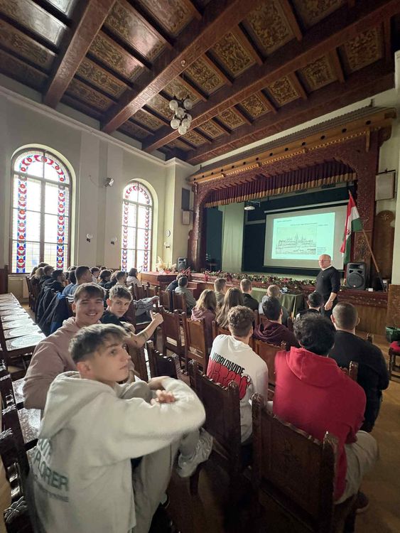 Pluzsik Tamás előadása